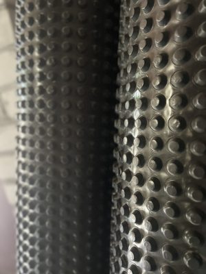 шиповидна профільована мембрана для захисту та дренажу конструкції