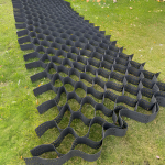 георешітка для укріплення схилу